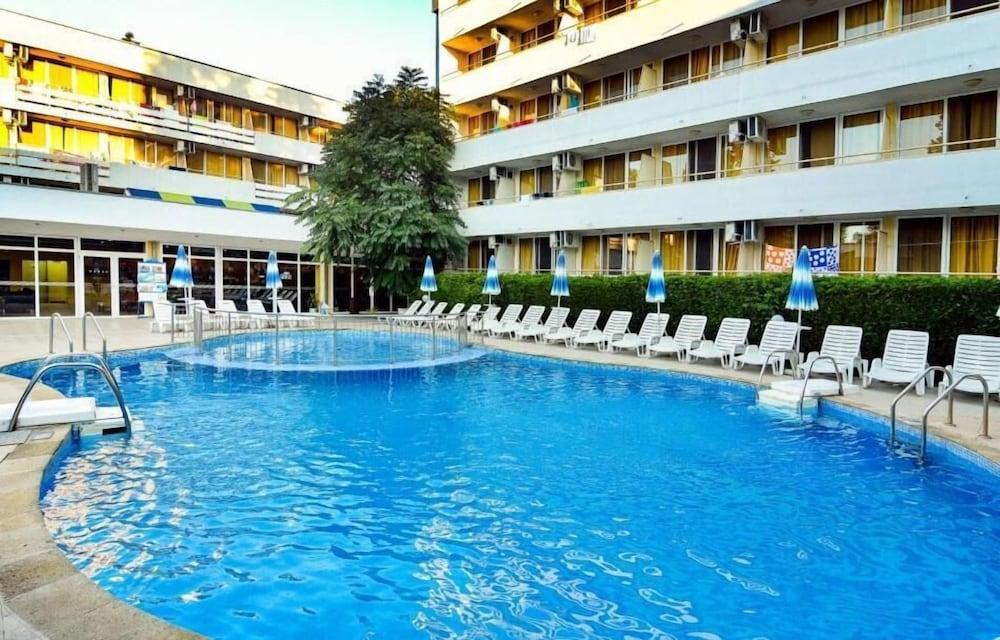 Hotel Oasis Albena Exterior photo